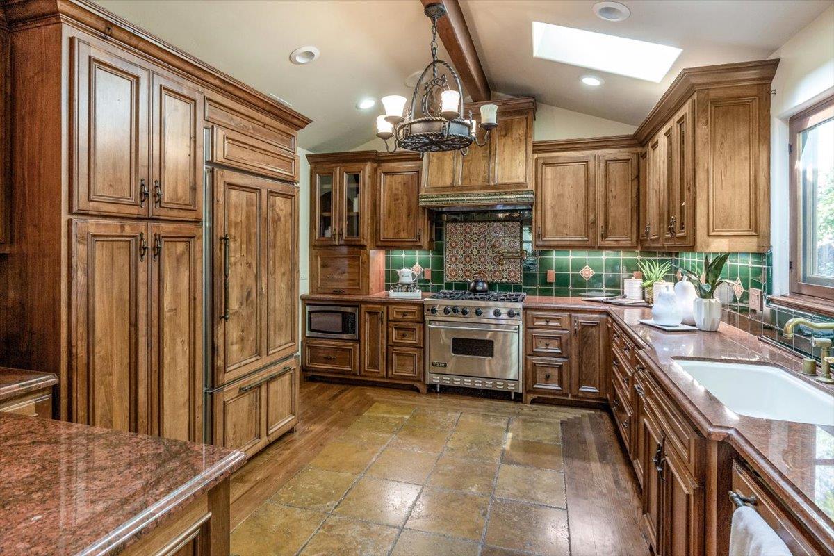 Detail Gallery Image 9 of 34 For 216 San Mateo Ave, Los Gatos,  CA 95030 - 3 Beds | 3 Baths