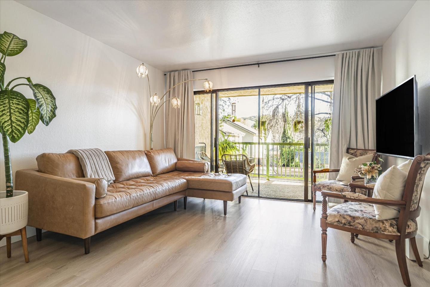 Detail Gallery Image 5 of 33 For 38780 Tyson Ln 205c,  Fremont,  CA 94536 - 1 Beds | 1 Baths