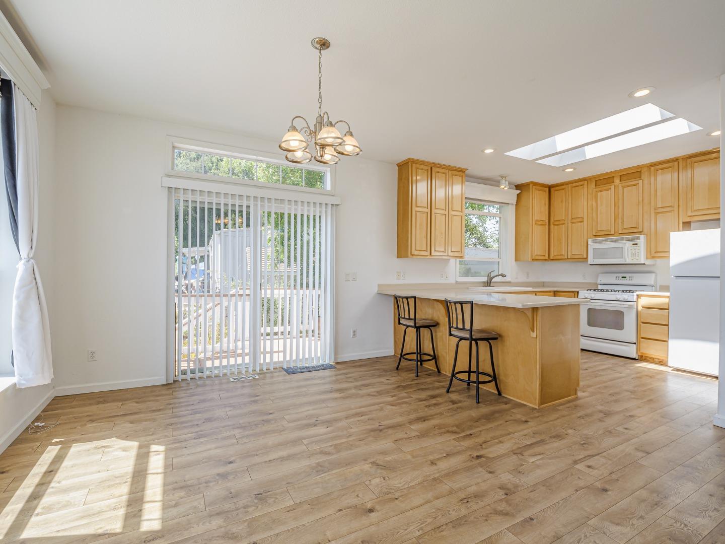 Detail Gallery Image 4 of 59 For 49 Blanca Ln #817,  Watsonville,  CA 95076 - 3 Beds | 2 Baths