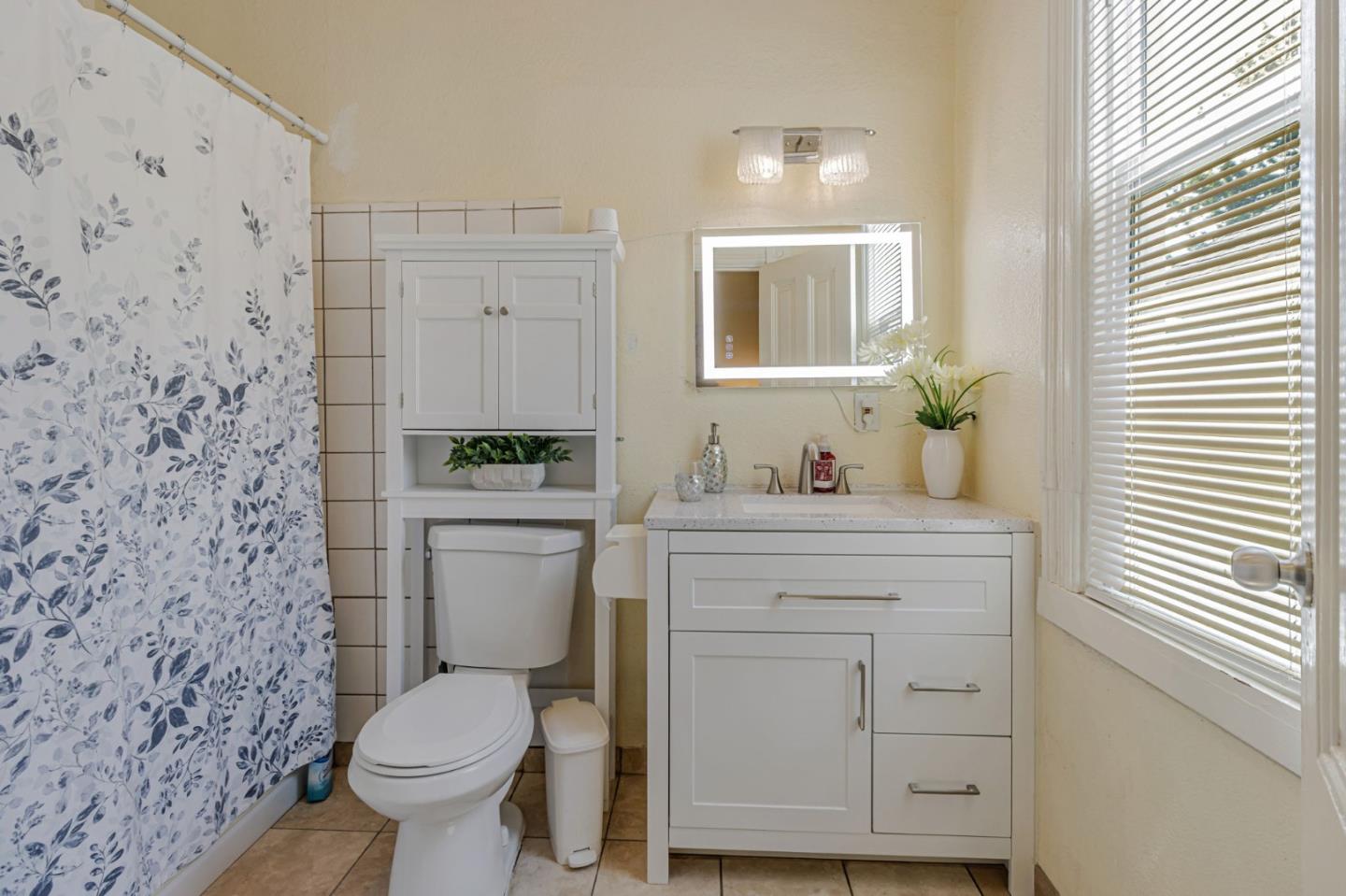 Detail Gallery Image 16 of 35 For 160 N 11th St, San Jose,  CA 95112 - 3 Beds | 3 Baths