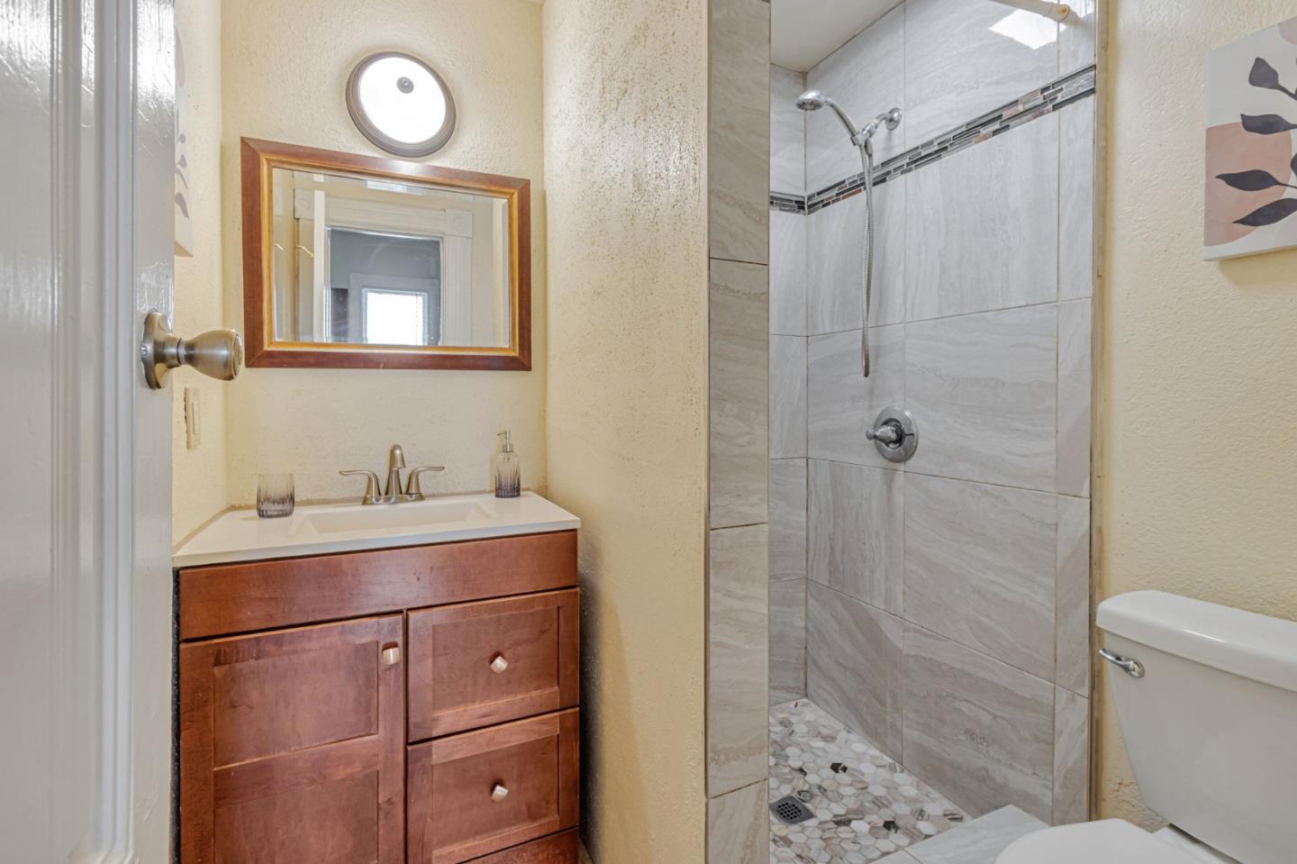 Detail Gallery Image 17 of 35 For 160 N 11th St, San Jose,  CA 95112 - 3 Beds | 3 Baths