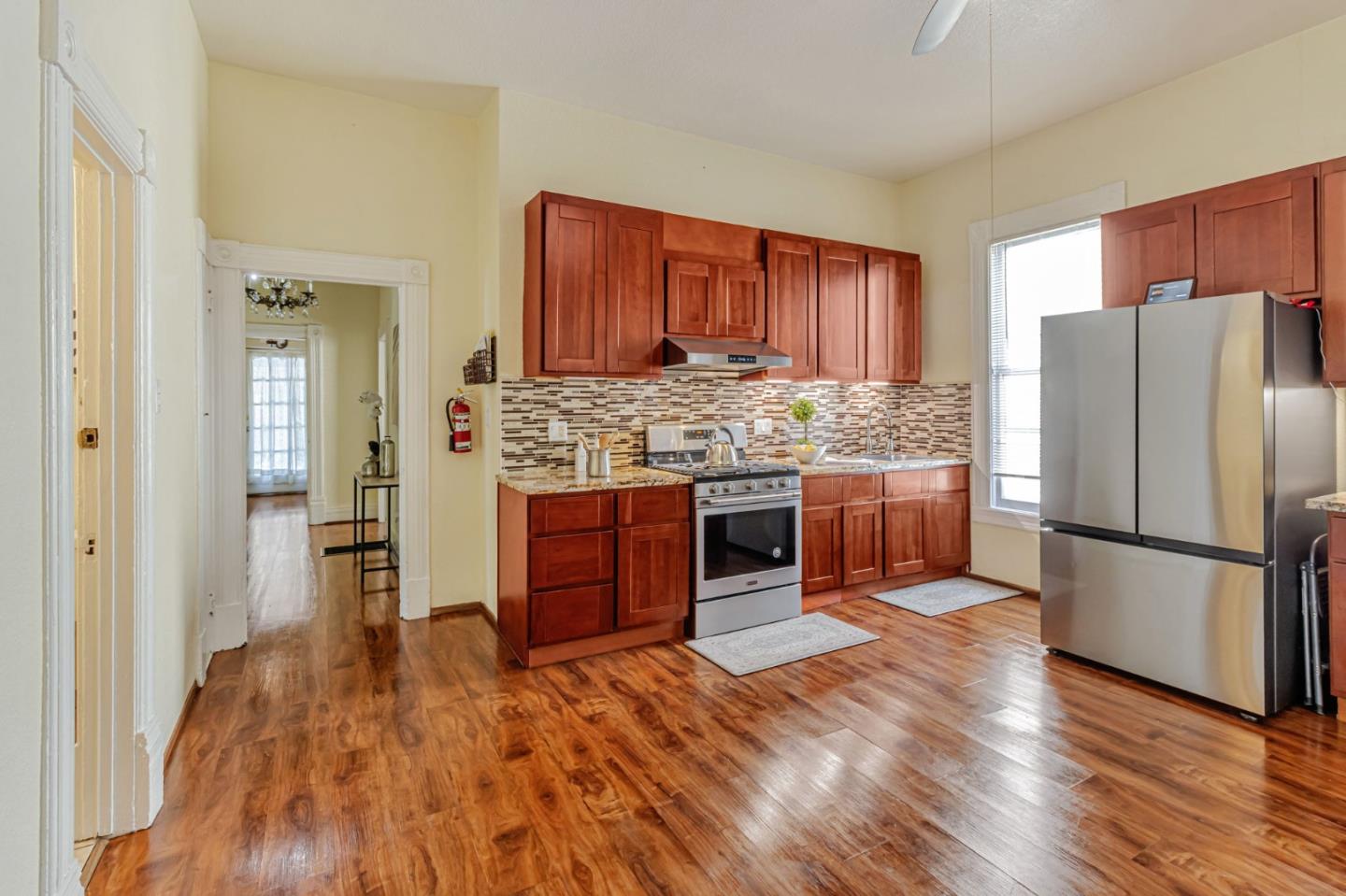 Detail Gallery Image 8 of 35 For 160 N 11th St, San Jose,  CA 95112 - 3 Beds | 3 Baths