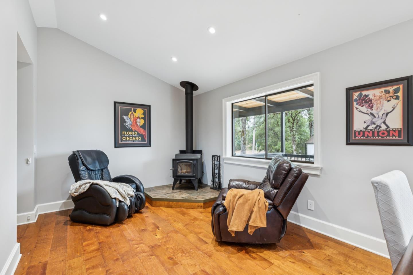 Detail Gallery Image 8 of 37 For 9951 State Highway 193, Placerville,  CA 95667 - 4 Beds | 2 Baths