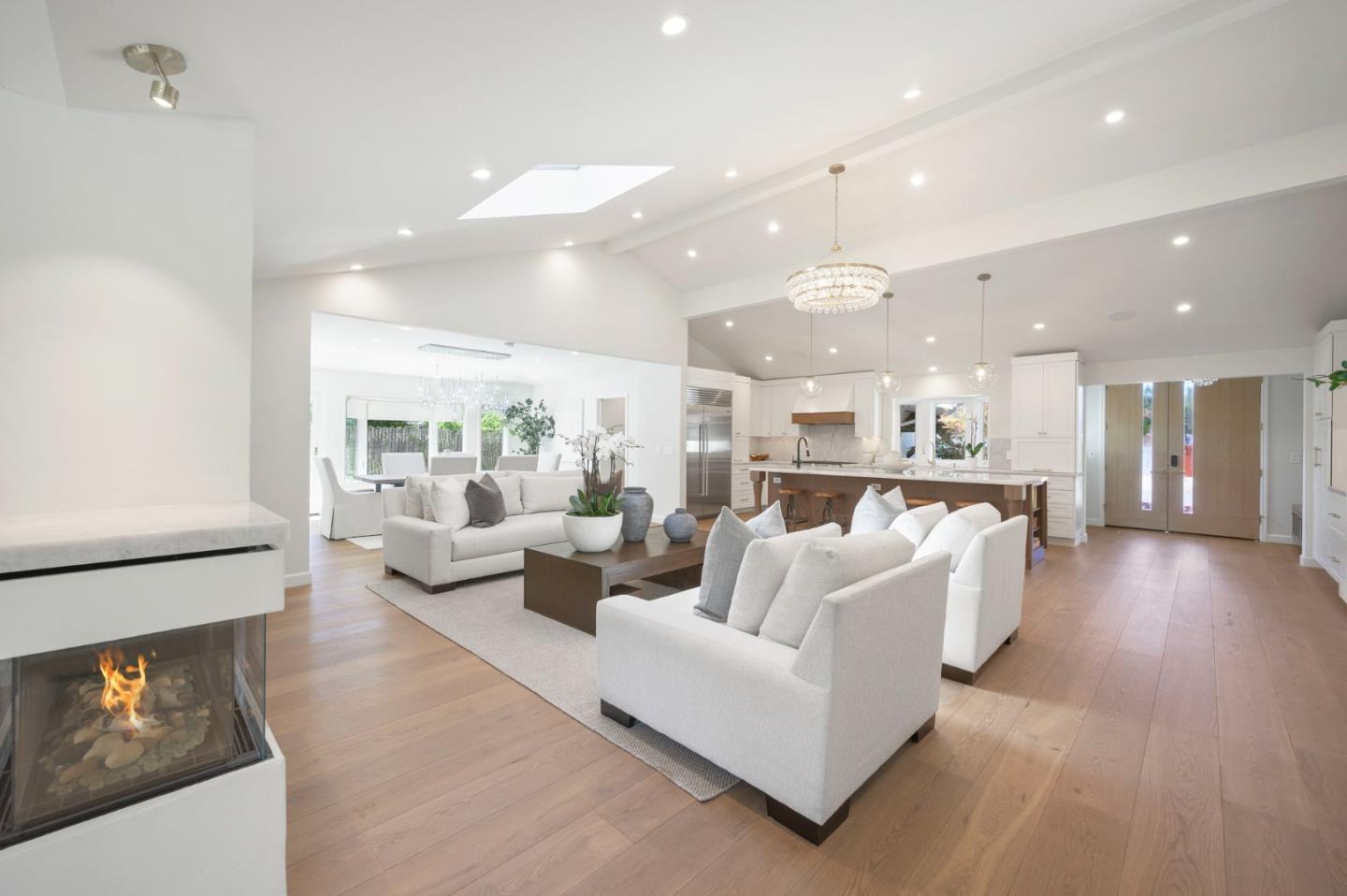 Detail Gallery Image 11 of 37 For 12057 Country Squire Ln, Saratoga,  CA 95070 - 5 Beds | 3/1 Baths
