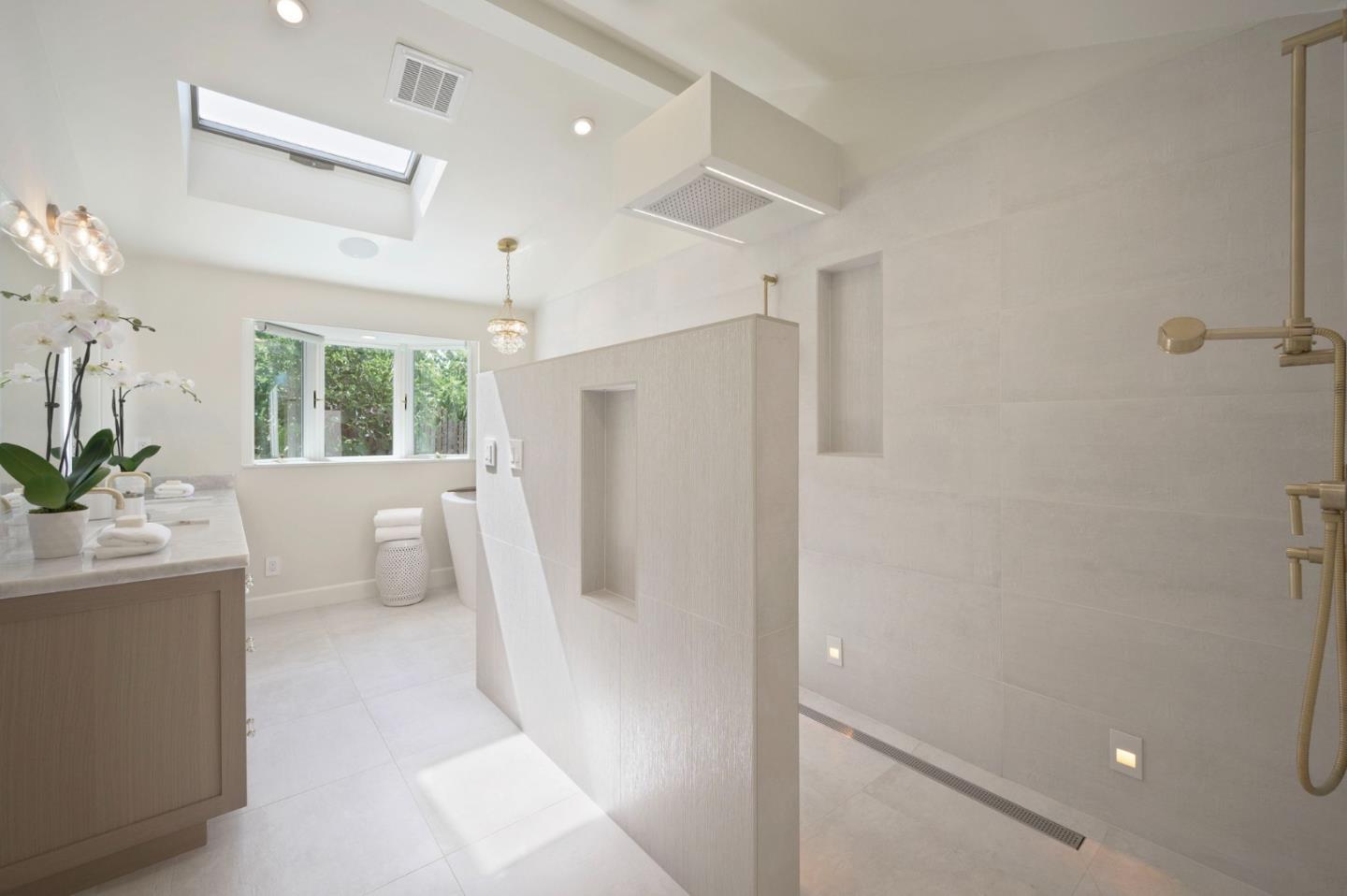 Detail Gallery Image 19 of 37 For 12057 Country Squire Ln, Saratoga,  CA 95070 - 5 Beds | 3/1 Baths