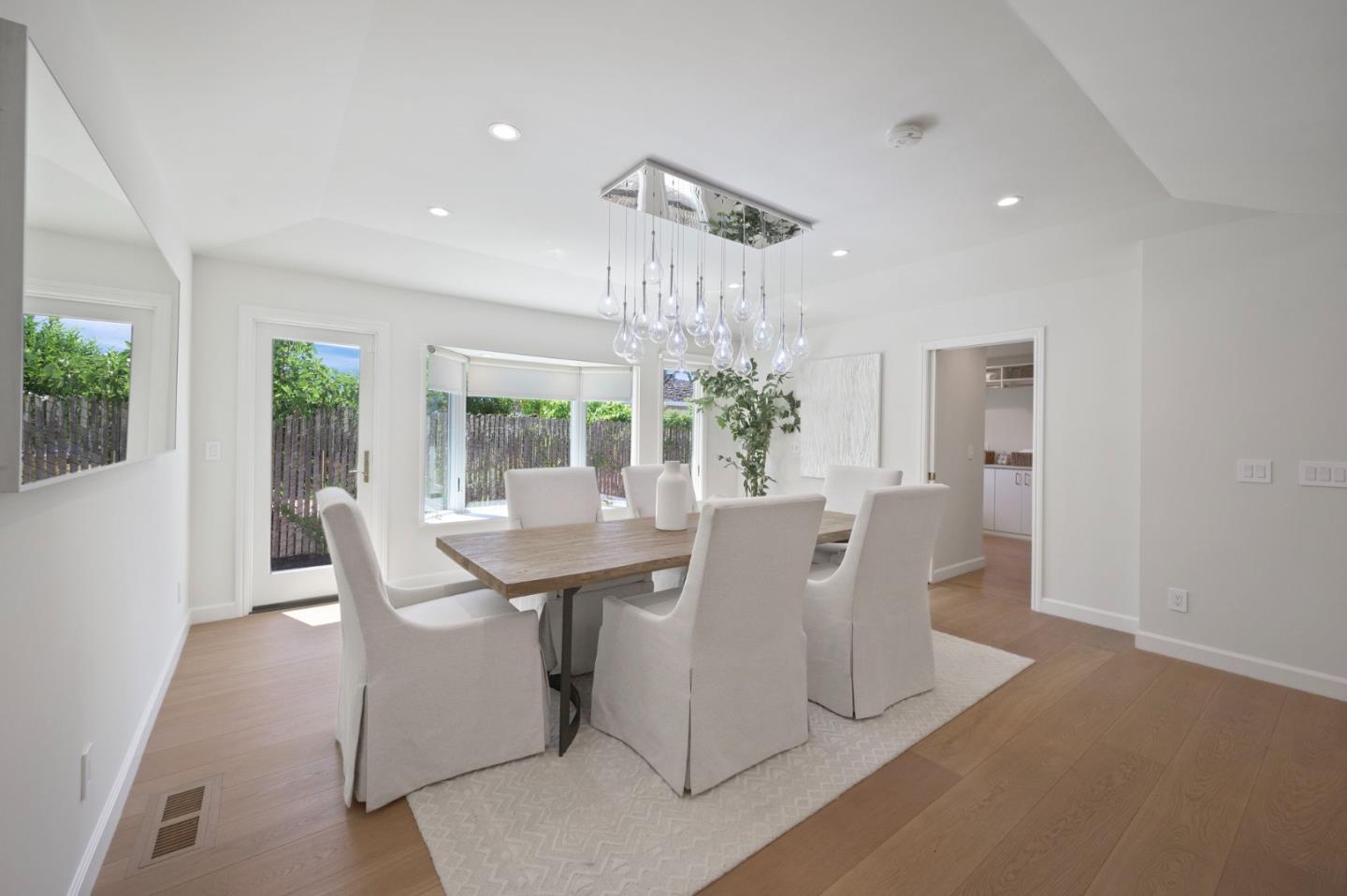 Detail Gallery Image 9 of 37 For 12057 Country Squire Ln, Saratoga,  CA 95070 - 5 Beds | 3/1 Baths