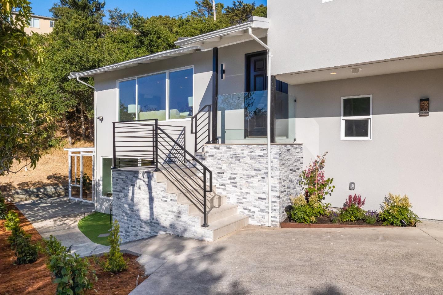 Detail Gallery Image 2 of 79 For 1315 Black Mountain Rd, Hillsborough,  CA 94010 - 4 Beds | 3 Baths