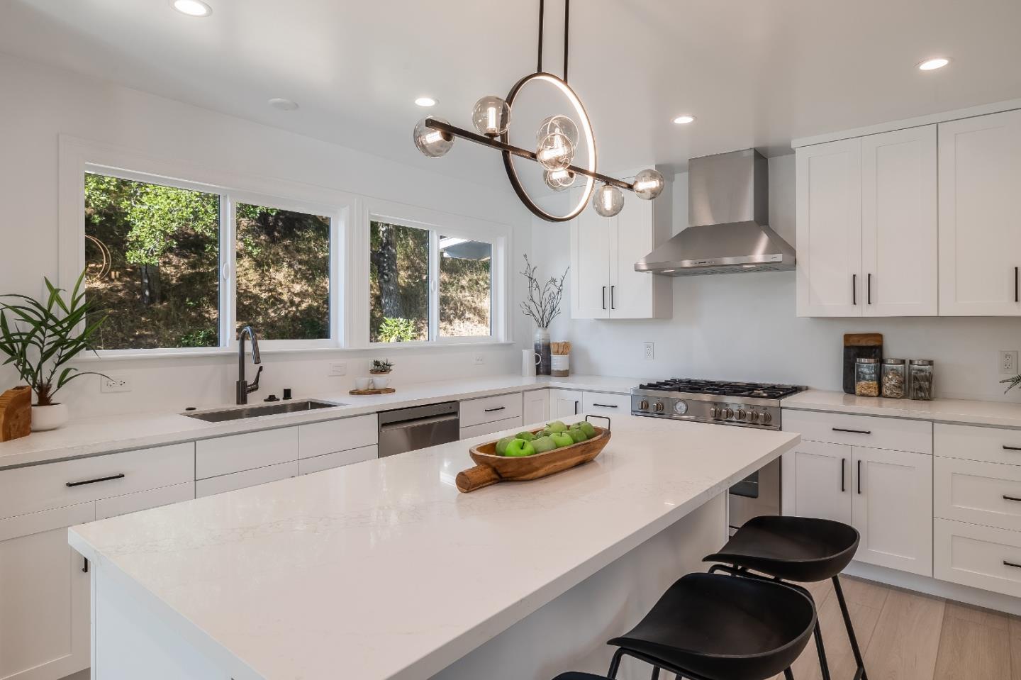 Detail Gallery Image 22 of 79 For 1315 Black Mountain Rd, Hillsborough,  CA 94010 - 4 Beds | 3 Baths