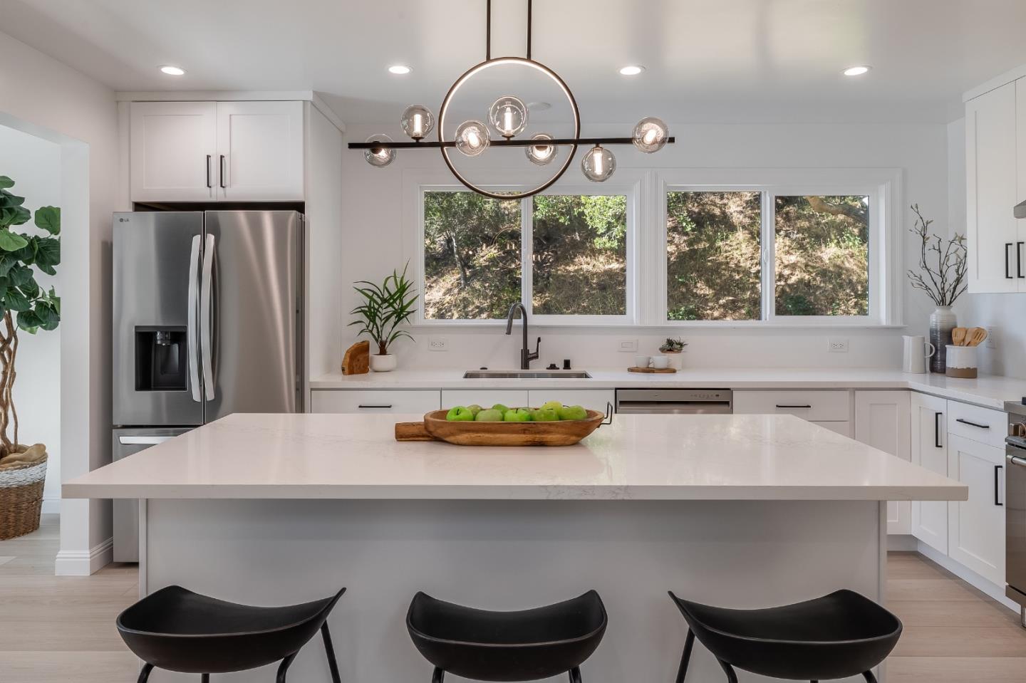 Detail Gallery Image 3 of 79 For 1315 Black Mountain Rd, Hillsborough,  CA 94010 - 4 Beds | 3 Baths