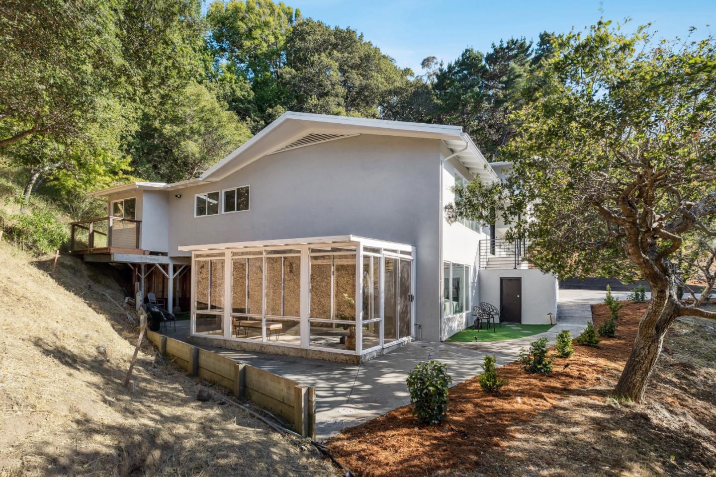 Detail Gallery Image 59 of 79 For 1315 Black Mountain Rd, Hillsborough,  CA 94010 - 4 Beds | 3 Baths