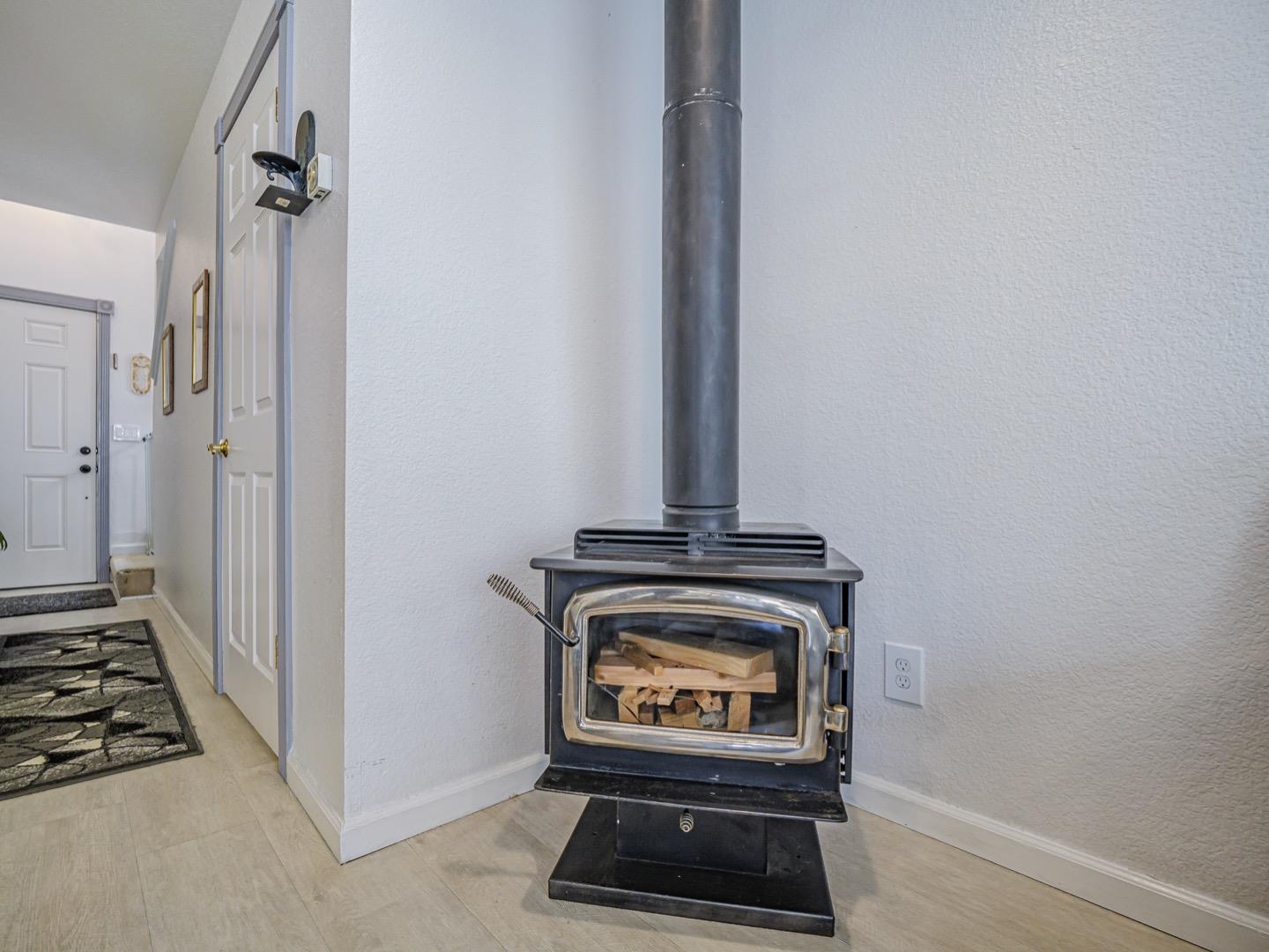 Detail Gallery Image 11 of 24 For 179 Terry Loop, Watsonville,  CA 95076 - 3 Beds | 2/1 Baths
