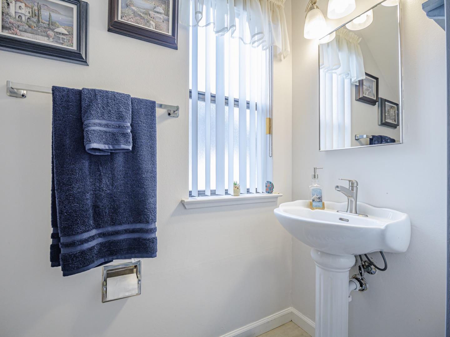 Detail Gallery Image 13 of 24 For 179 Terry Loop, Watsonville,  CA 95076 - 3 Beds | 2/1 Baths