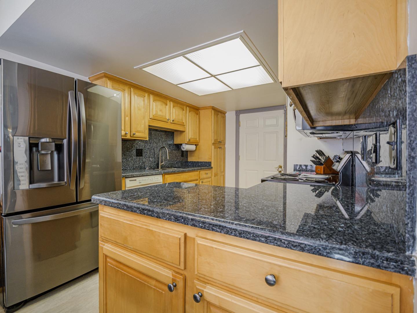 Detail Gallery Image 3 of 24 For 179 Terry Loop, Watsonville,  CA 95076 - 3 Beds | 2/1 Baths