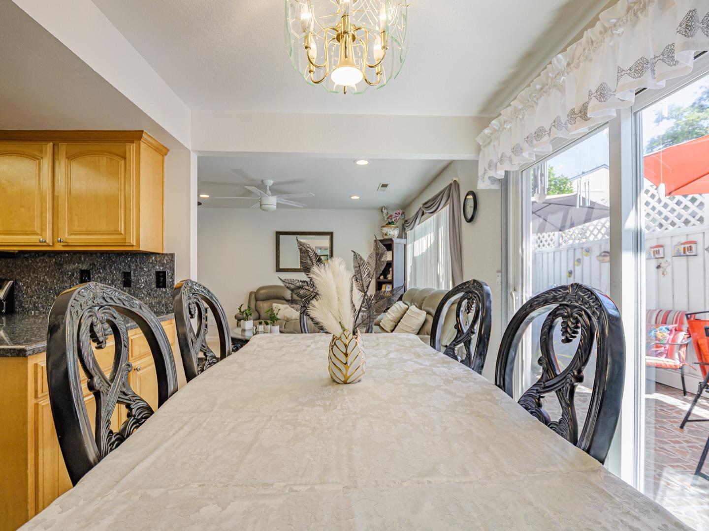 Detail Gallery Image 7 of 24 For 179 Terry Loop, Watsonville,  CA 95076 - 3 Beds | 2/1 Baths