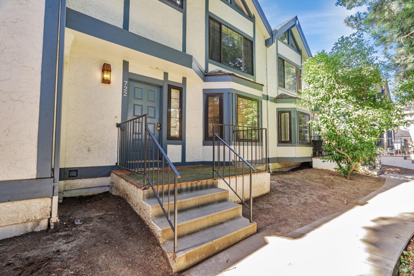Detail Gallery Image 2 of 31 For 722 Duncanville Ct, Campbell,  CA 95008 - 2 Beds | 2/1 Baths