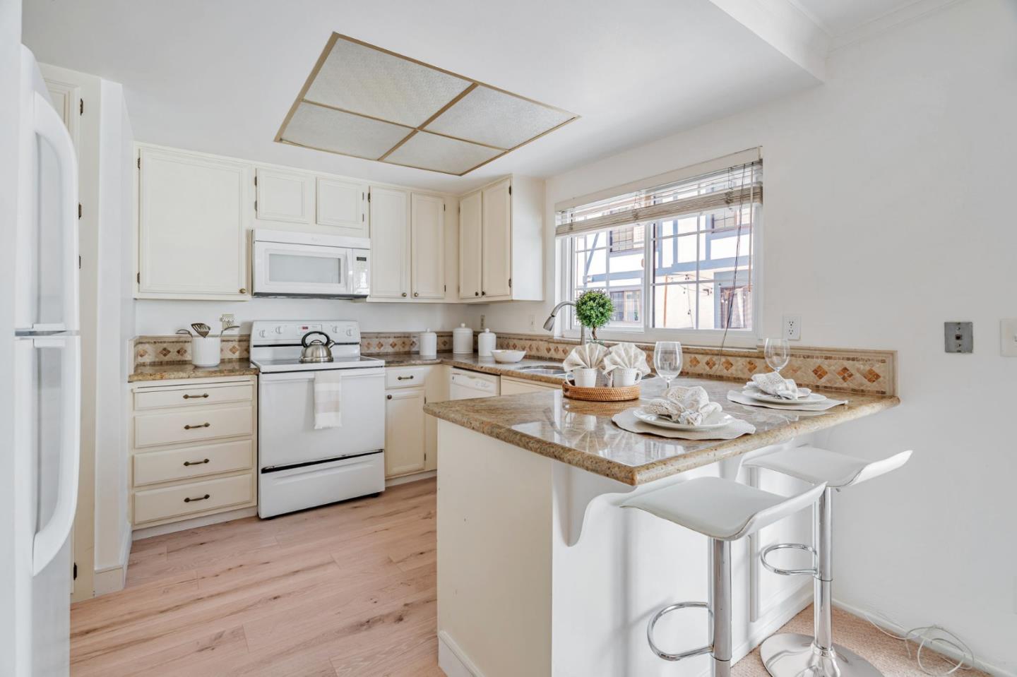 Detail Gallery Image 8 of 31 For 722 Duncanville Ct, Campbell,  CA 95008 - 2 Beds | 2/1 Baths