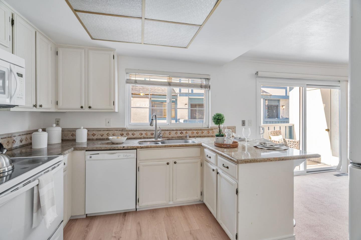 Detail Gallery Image 9 of 31 For 722 Duncanville Ct, Campbell,  CA 95008 - 2 Beds | 2/1 Baths