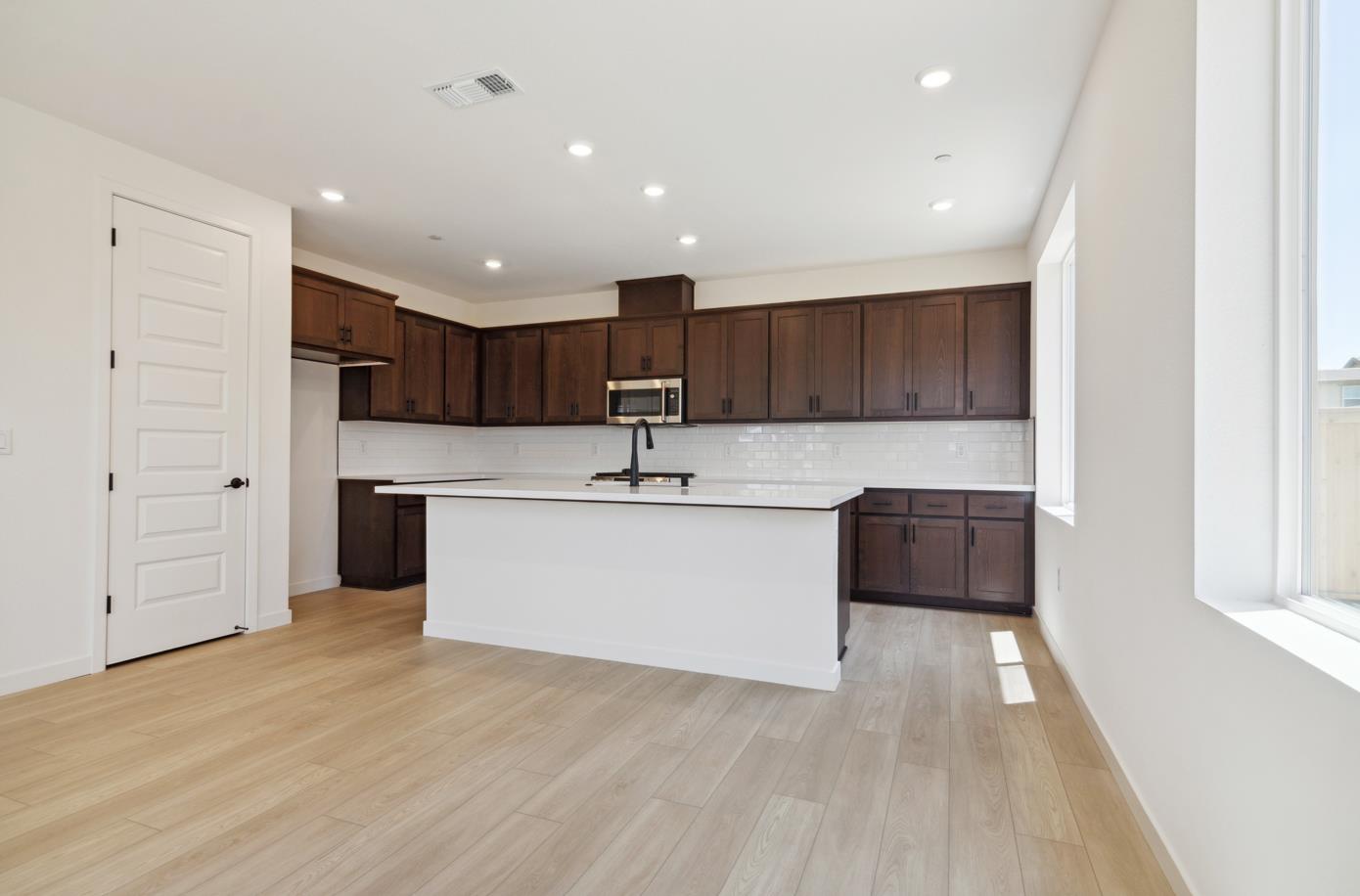 Detail Gallery Image 10 of 23 For 2528 Big Sky Dr, Fairfield,  CA 94533 - 4 Beds | 3 Baths