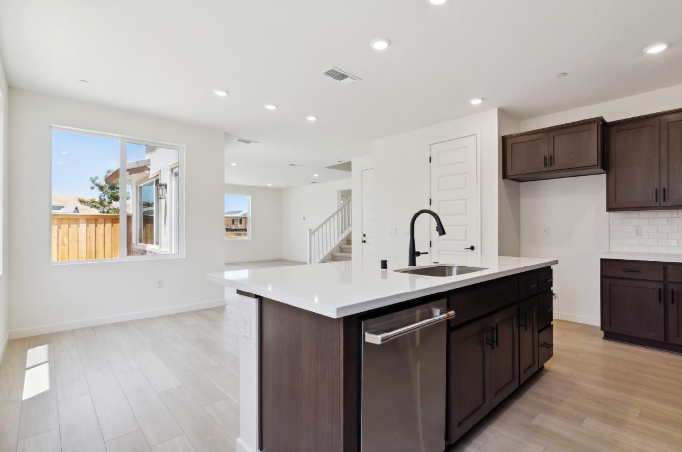 Detail Gallery Image 11 of 23 For 2528 Big Sky Dr, Fairfield,  CA 94533 - 4 Beds | 3 Baths