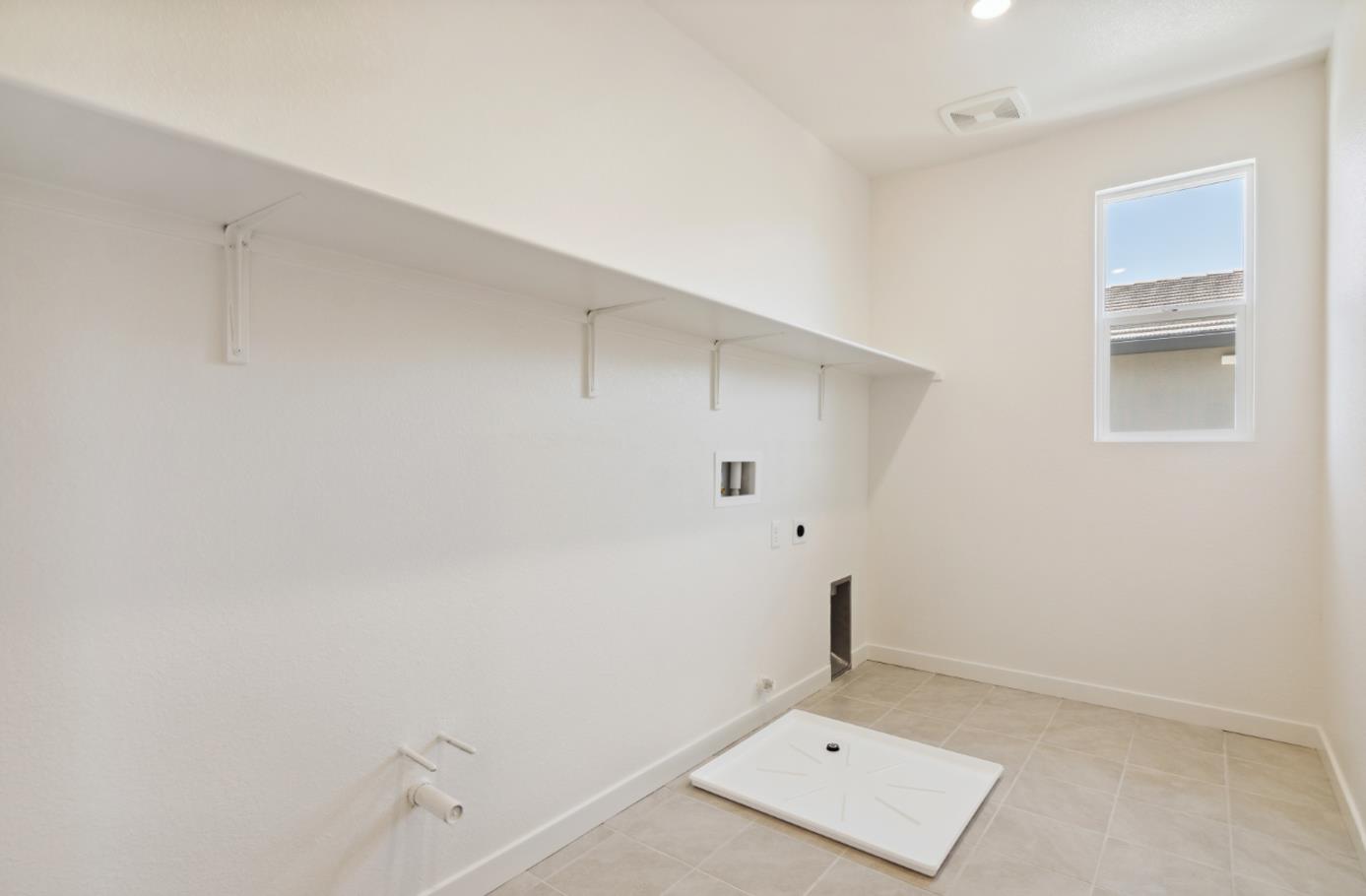 Detail Gallery Image 18 of 23 For 2528 Big Sky Dr, Fairfield,  CA 94533 - 4 Beds | 3 Baths