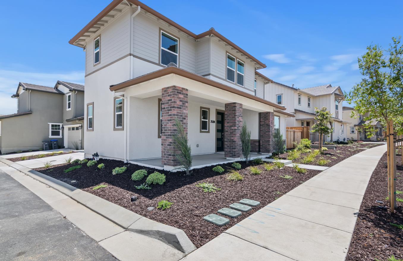 Detail Gallery Image 3 of 23 For 2528 Big Sky Dr, Fairfield,  CA 94533 - 4 Beds | 3 Baths