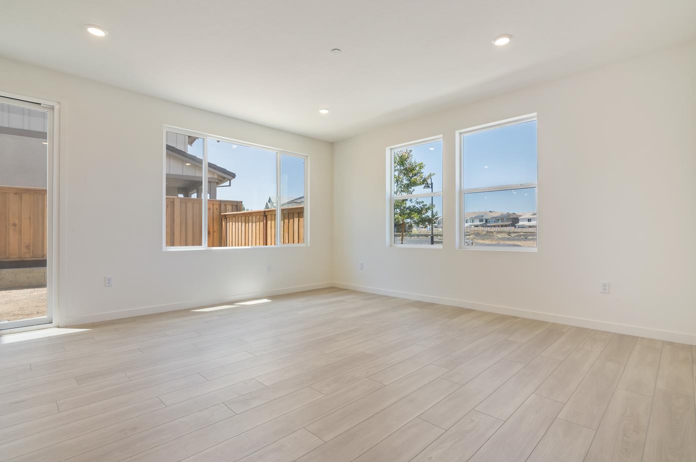Detail Gallery Image 6 of 23 For 2528 Big Sky Dr, Fairfield,  CA 94533 - 4 Beds | 3 Baths