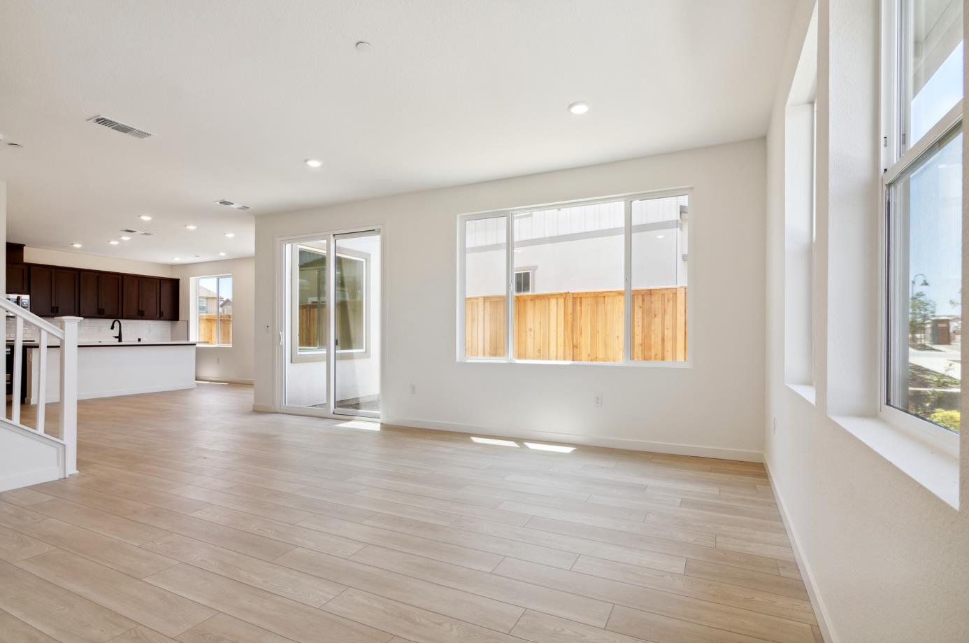 Detail Gallery Image 8 of 23 For 2528 Big Sky Dr, Fairfield,  CA 94533 - 4 Beds | 3 Baths
