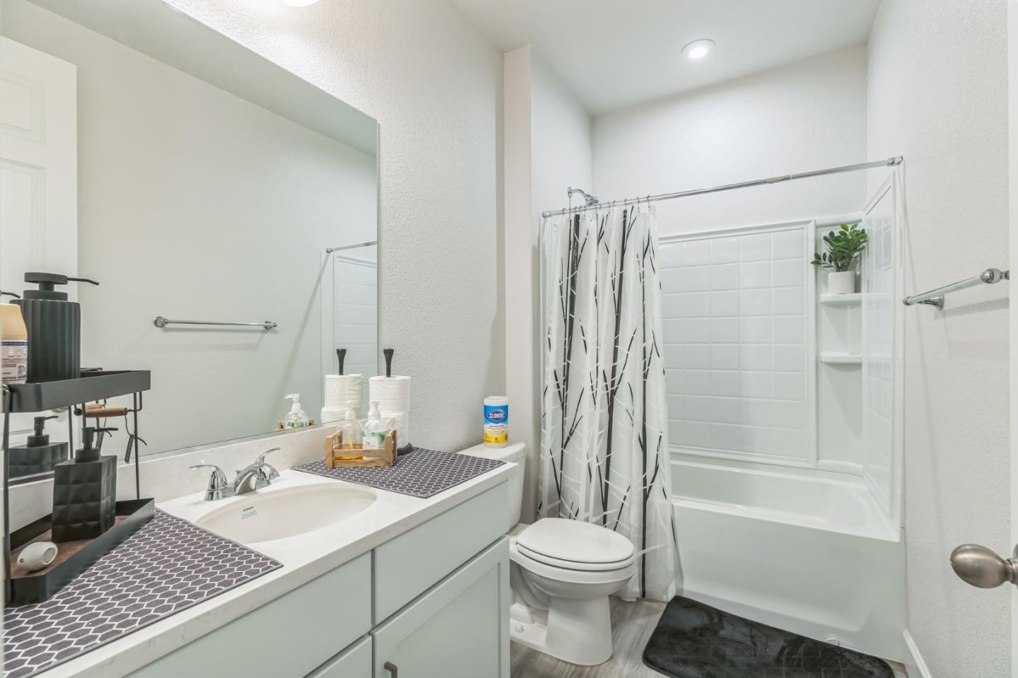 Detail Gallery Image 15 of 15 For 1535 Eisenhower Ct, Dixon,  CA 95620 - 3 Beds | 3 Baths