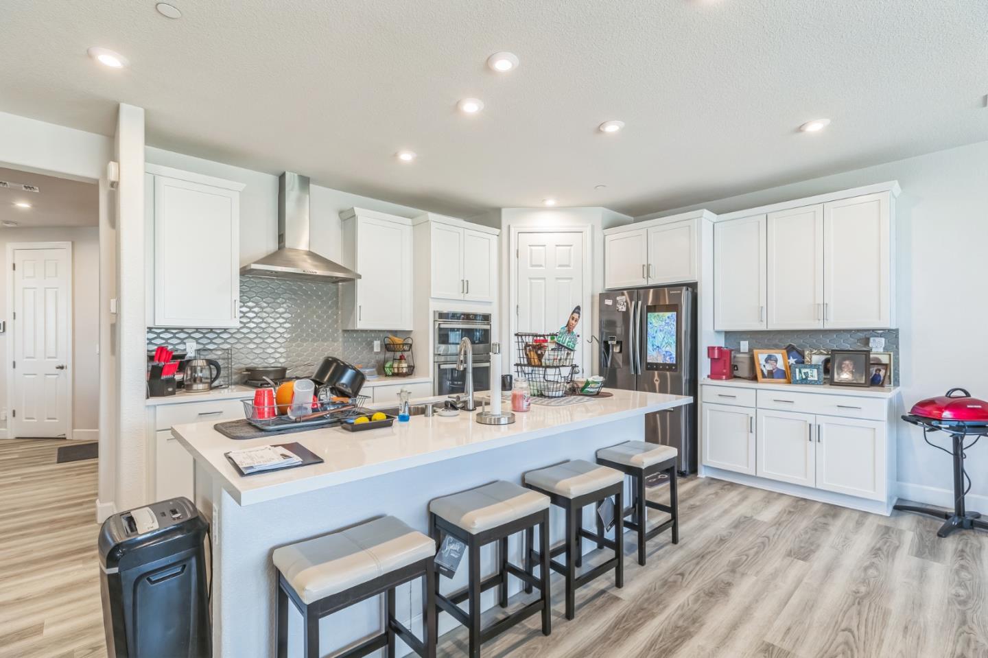Detail Gallery Image 3 of 15 For 1535 Eisenhower Ct, Dixon,  CA 95620 - 3 Beds | 3 Baths