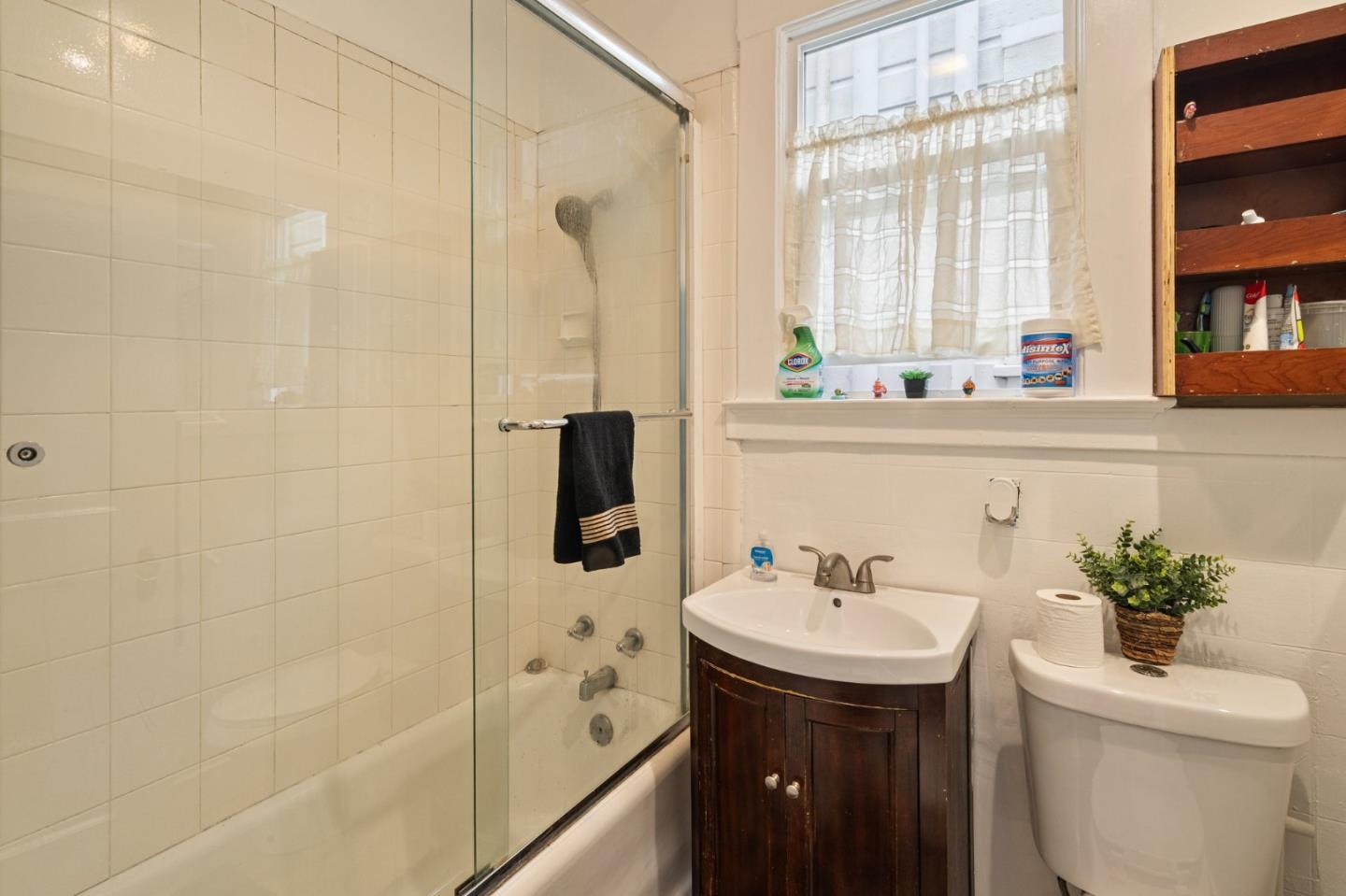 Detail Gallery Image 20 of 24 For 373 Winchester St, Daly City,  CA 94014 - 3 Beds | 2 Baths