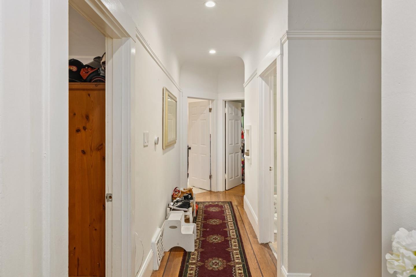 Detail Gallery Image 3 of 24 For 373 Winchester St, Daly City,  CA 94014 - 3 Beds | 2 Baths