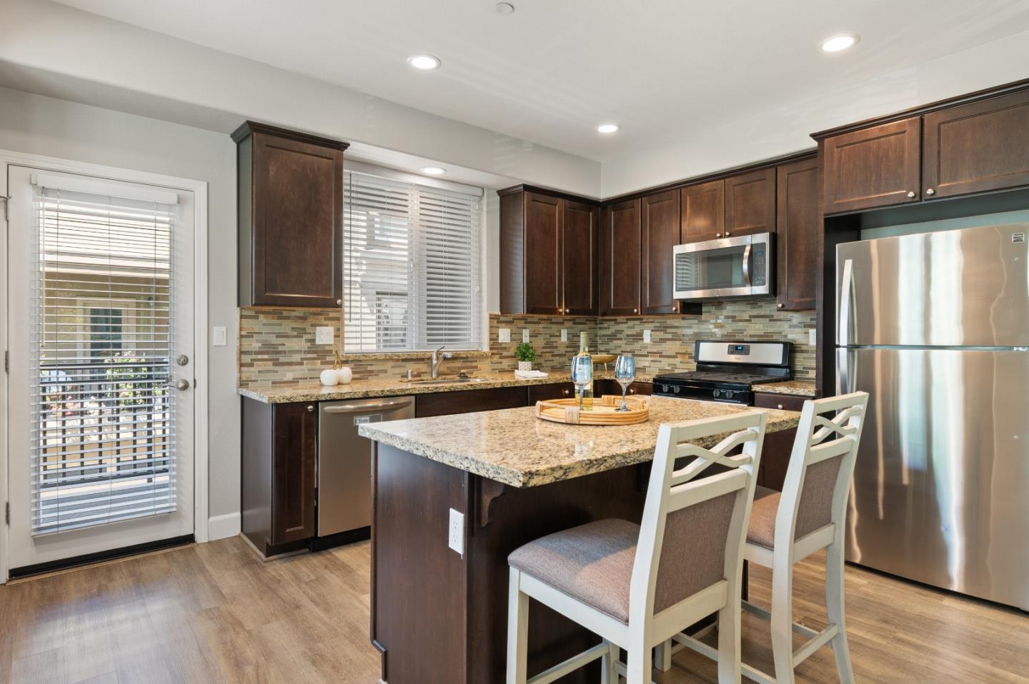 Detail Gallery Image 16 of 34 For 701 Tierney Pl, Martinez,  CA 94553 - 4 Beds | 3/1 Baths