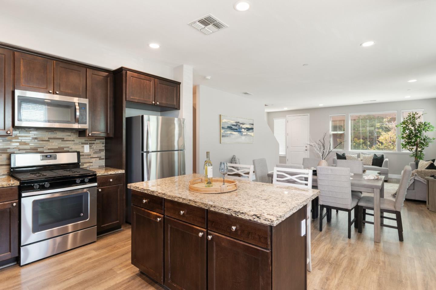 Detail Gallery Image 18 of 34 For 701 Tierney Pl, Martinez,  CA 94553 - 4 Beds | 3/1 Baths