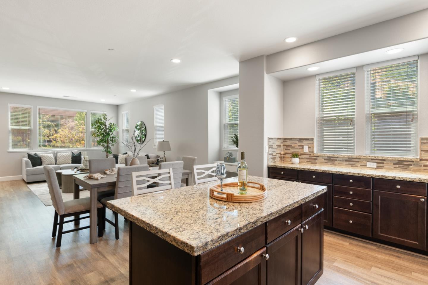 Detail Gallery Image 19 of 34 For 701 Tierney Pl, Martinez,  CA 94553 - 4 Beds | 3/1 Baths