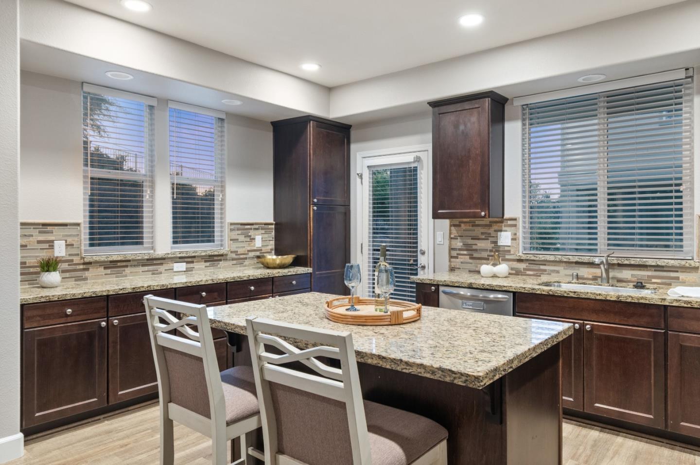 Detail Gallery Image 20 of 34 For 701 Tierney Pl, Martinez,  CA 94553 - 4 Beds | 3/1 Baths