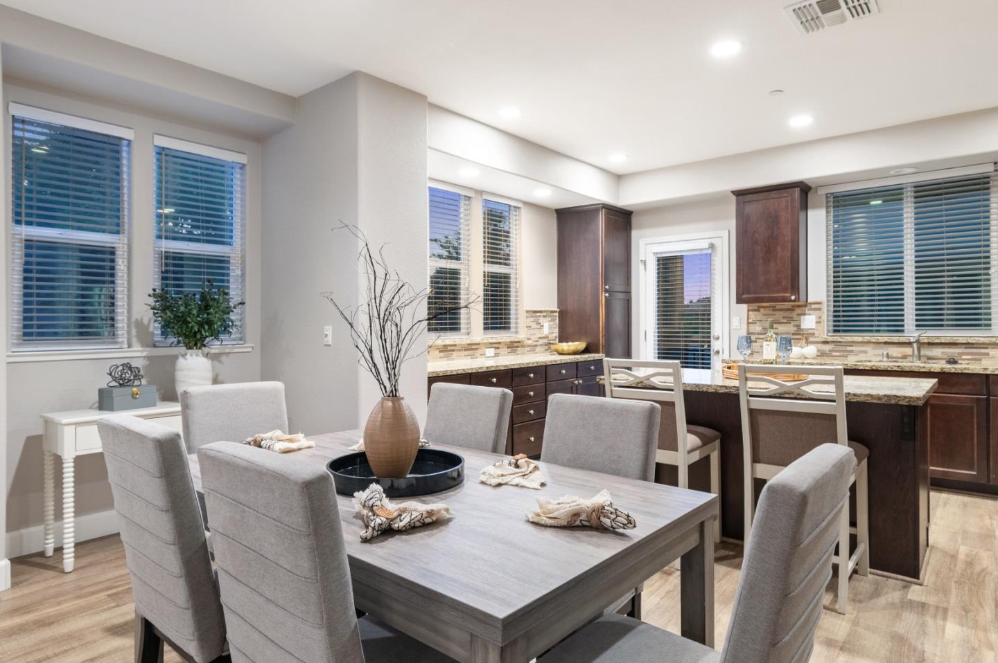 Detail Gallery Image 21 of 34 For 701 Tierney Pl, Martinez,  CA 94553 - 4 Beds | 3/1 Baths