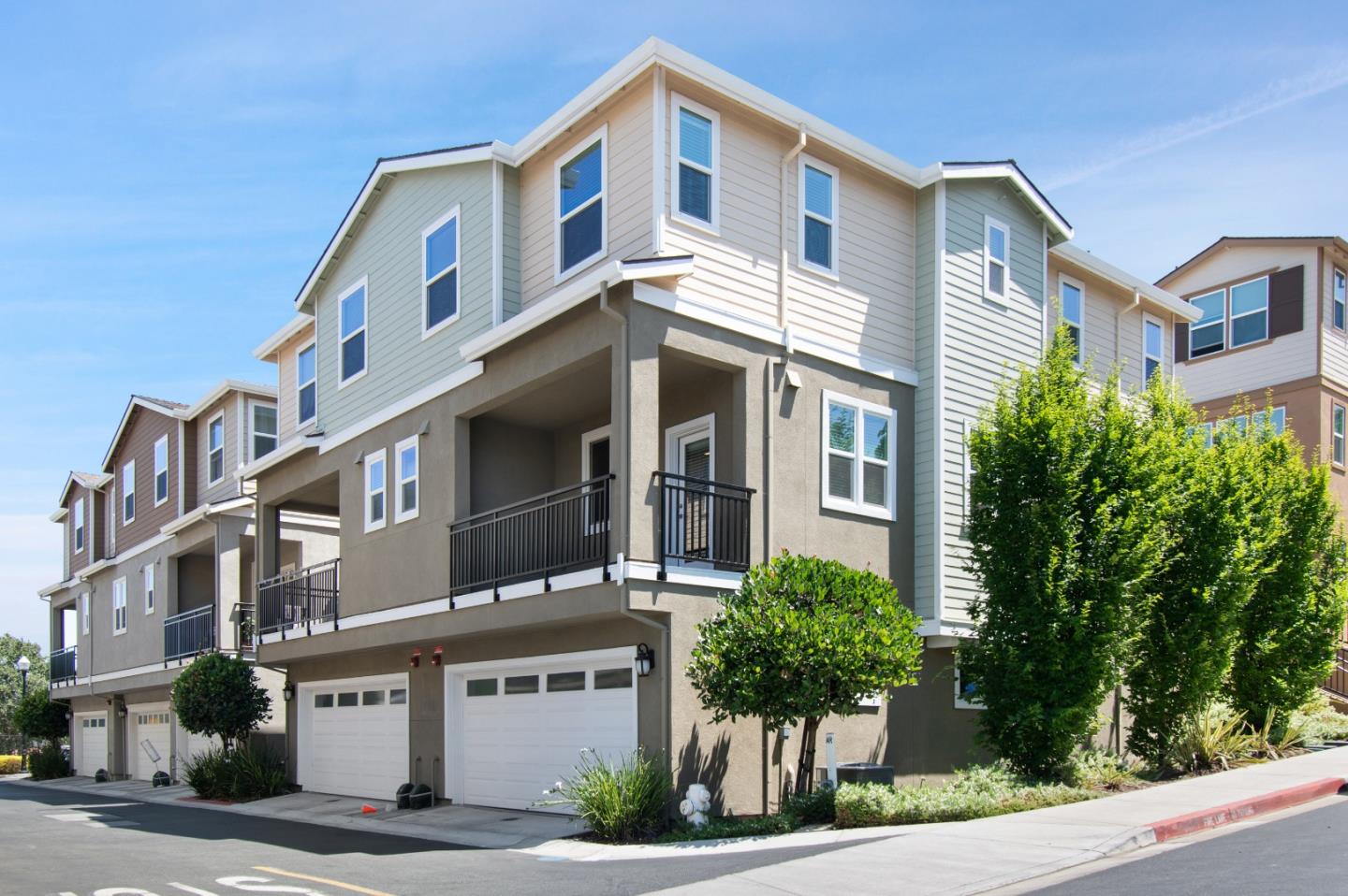 Detail Gallery Image 7 of 34 For 701 Tierney Pl, Martinez,  CA 94553 - 4 Beds | 3/1 Baths