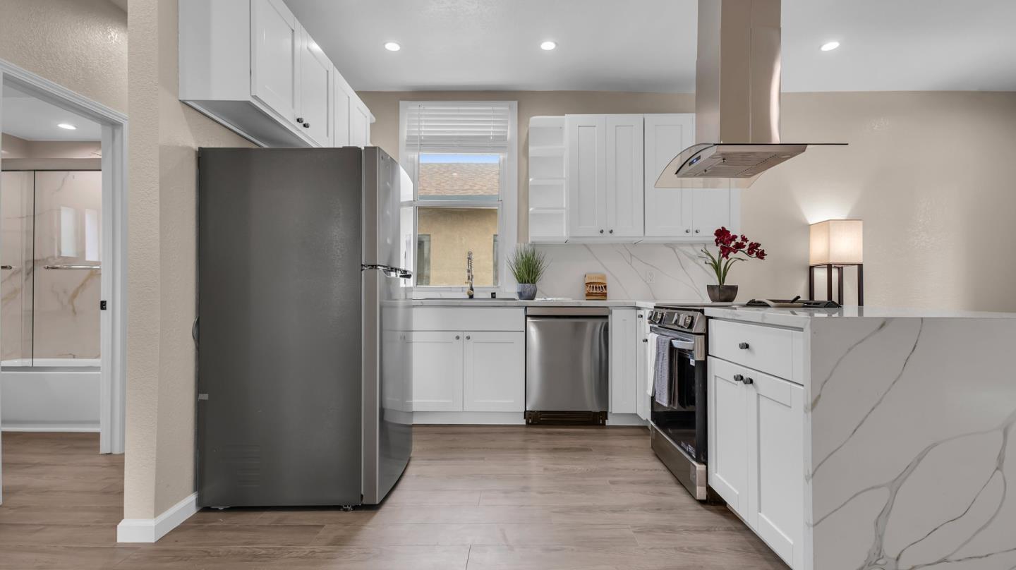 Detail Gallery Image 10 of 28 For 85 Oak St, San Jose,  CA 95110 - 3 Beds | 2 Baths