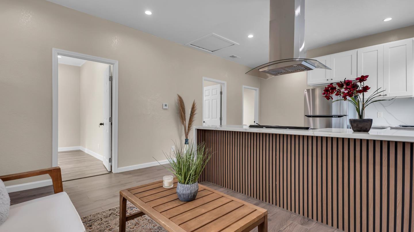 Detail Gallery Image 8 of 28 For 85 Oak St, San Jose,  CA 95110 - 3 Beds | 2 Baths