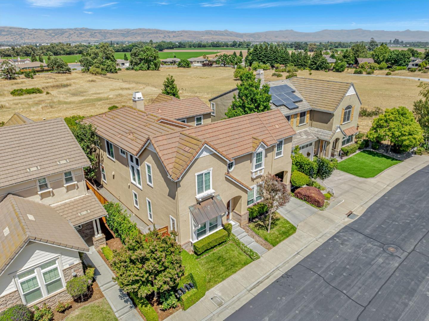 Detail Gallery Image 26 of 36 For 5812 Cajon Way, Gilroy,  CA 95020 - 4 Beds | 3/1 Baths