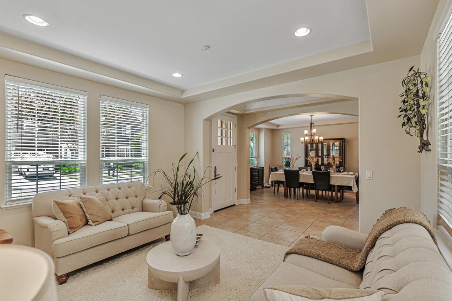 Detail Gallery Image 4 of 36 For 5812 Cajon Way, Gilroy,  CA 95020 - 4 Beds | 3/1 Baths