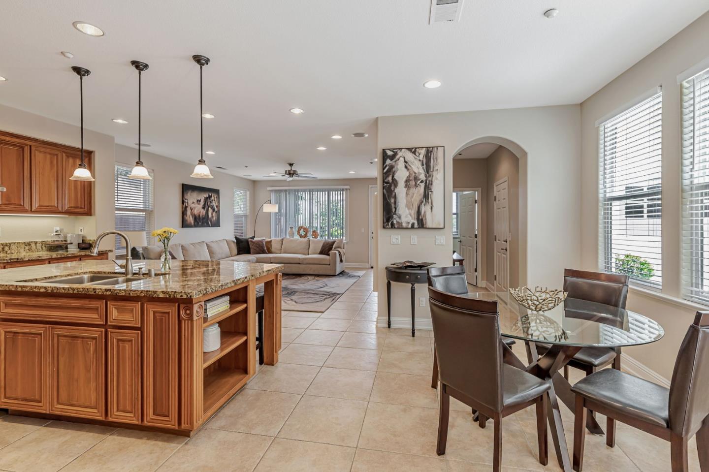Detail Gallery Image 6 of 36 For 5812 Cajon Way, Gilroy,  CA 95020 - 4 Beds | 3/1 Baths
