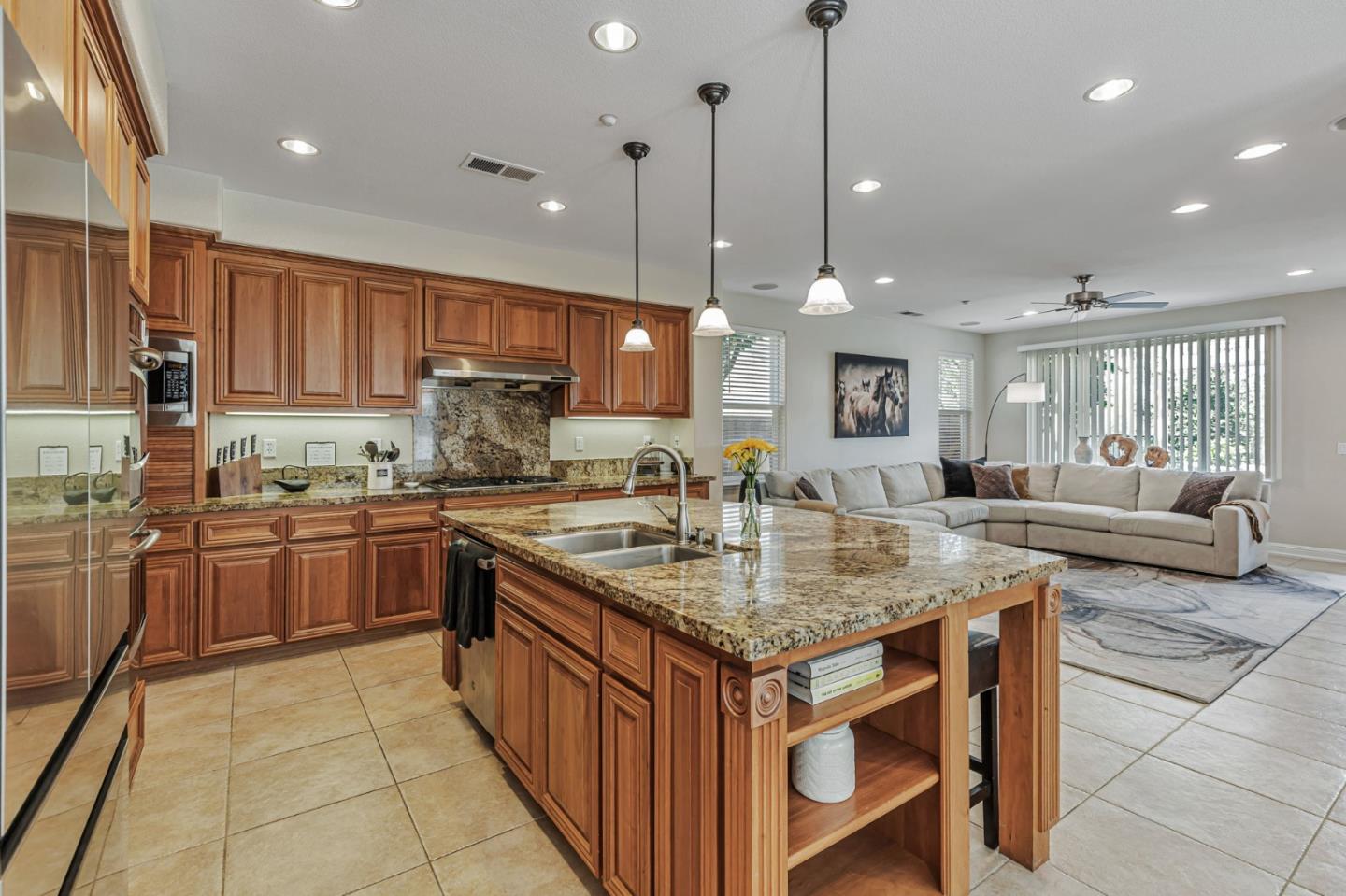 Detail Gallery Image 7 of 36 For 5812 Cajon Way, Gilroy,  CA 95020 - 4 Beds | 3/1 Baths
