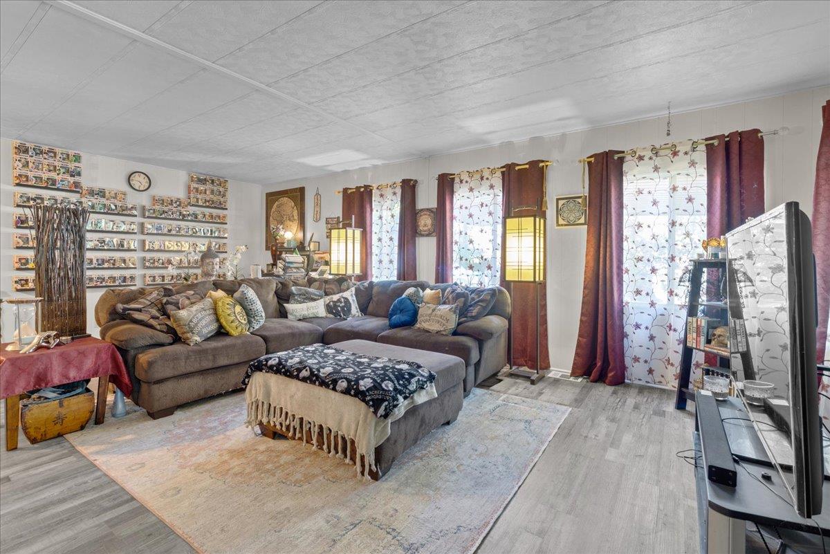 Detail Gallery Image 13 of 29 For 17617 Pond Derosa #29,  Salinas,  CA 93907 - 2 Beds | 2 Baths