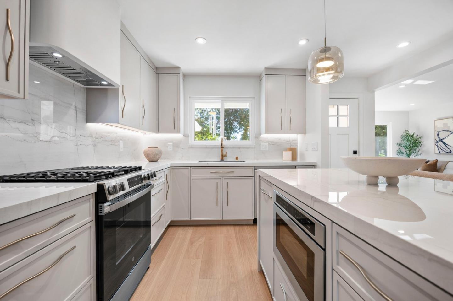 Detail Gallery Image 7 of 62 For 1680 Morrill Ave, San Jose,  CA 95132 - 4 Beds | 2 Baths