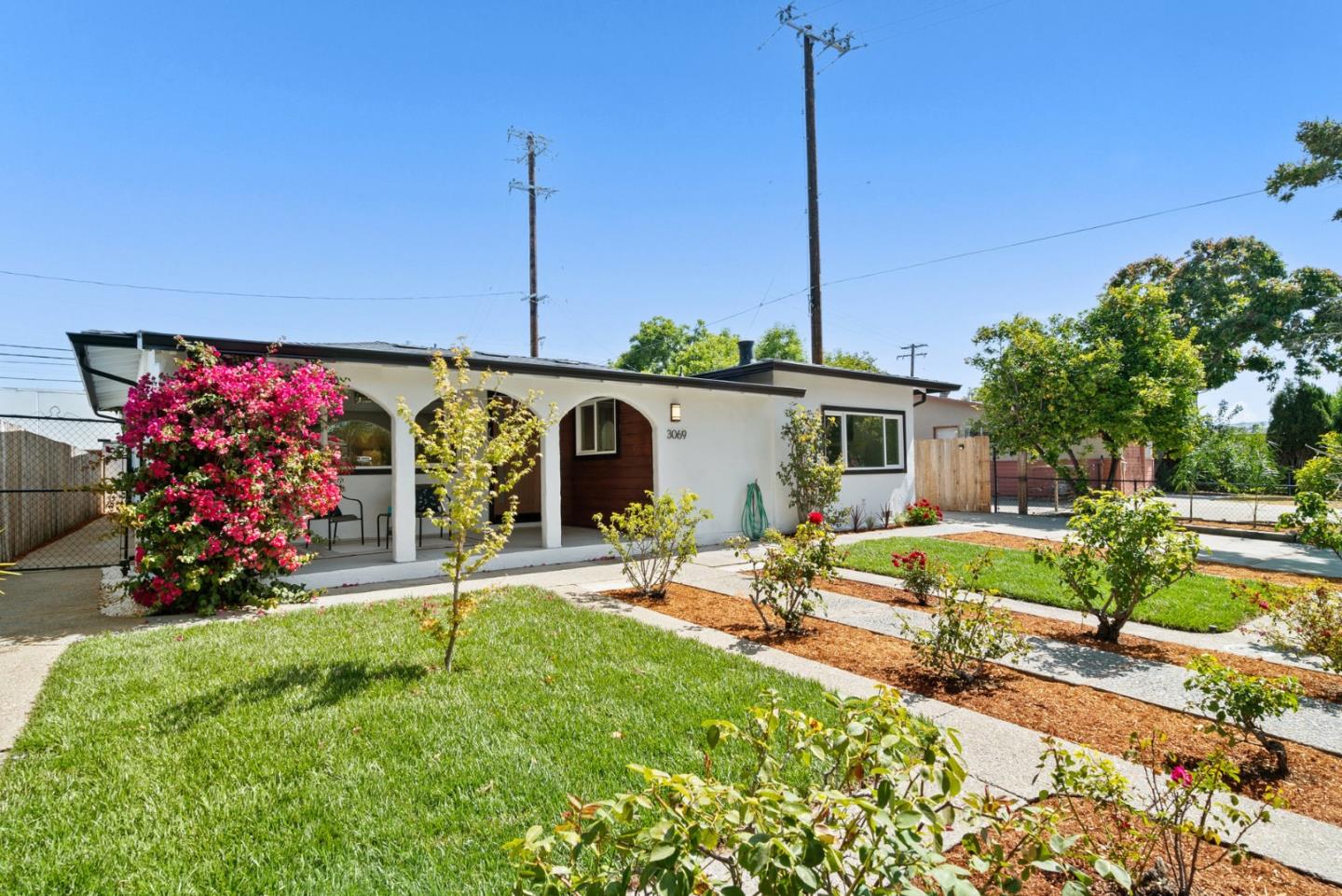 Detail Gallery Image 2 of 44 For 3069 Agate Dr, Santa Clara,  CA 95051 - 4 Beds | 2/1 Baths