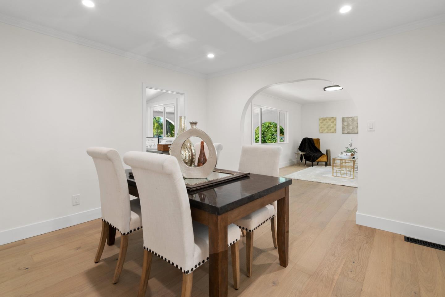 Detail Gallery Image 7 of 44 For 3069 Agate Dr, Santa Clara,  CA 95051 - 4 Beds | 2/1 Baths