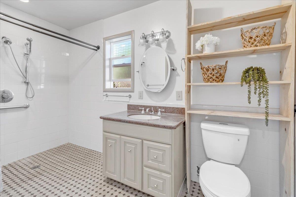 Detail Gallery Image 22 of 39 For 8841 Archer Rd, Salinas,  CA 93907 - 3 Beds | 2/1 Baths