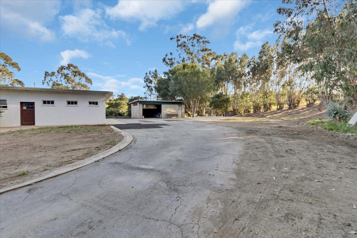 Detail Gallery Image 34 of 39 For 8841 Archer Rd, Salinas,  CA 93907 - 3 Beds | 2/1 Baths