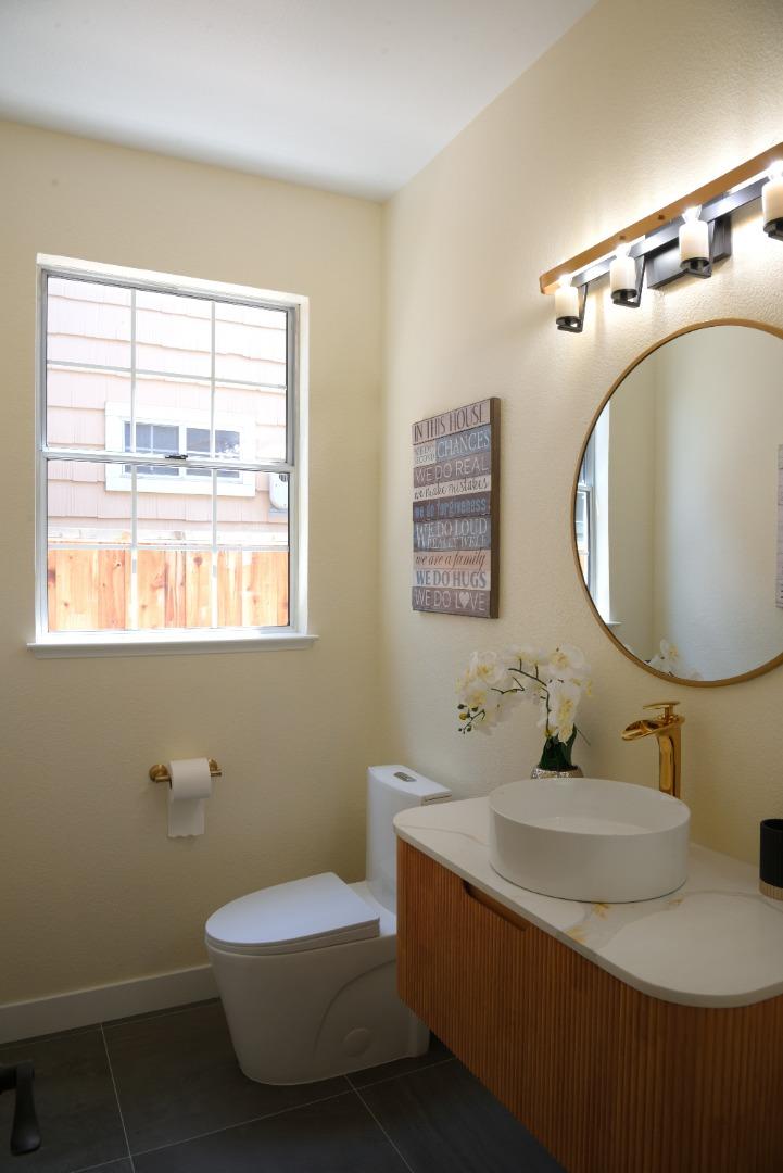 Detail Gallery Image 13 of 30 For 5123 Amberwood Dr, Fremont,  CA 94555 - 3 Beds | 2/1 Baths